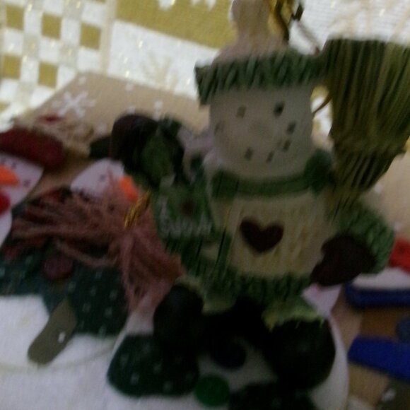 NWT Macy's Santa with Vintage Box of 5 Resin Ornaments - Picture 13 of 13